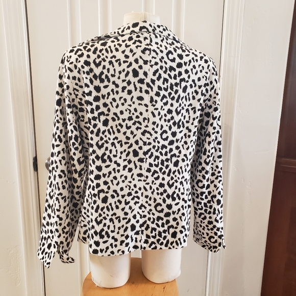 Newman Marcus Exclusive Size Small - Picture 3 of 6